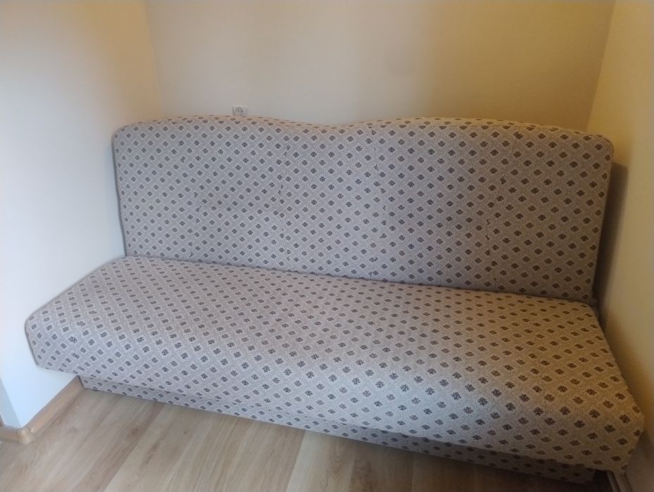 Kanapa rozkladana zadbana