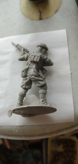 Солдат американской армии и солдатики СССР и Обмен на смартфон картины