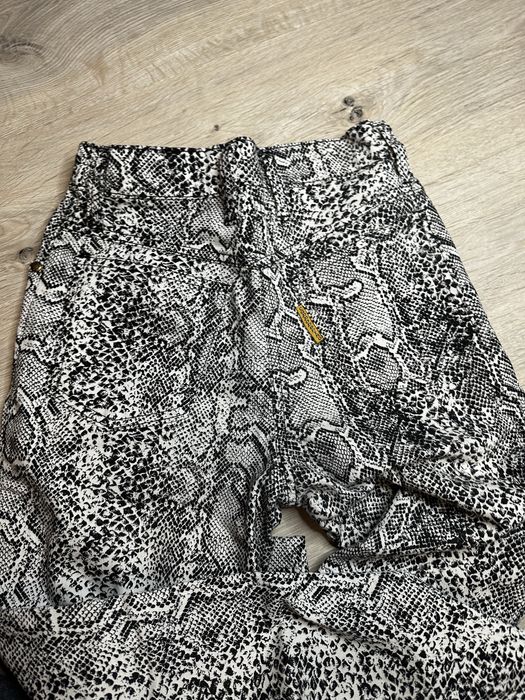 Spodnie w print węża | S / 36 | średni stan