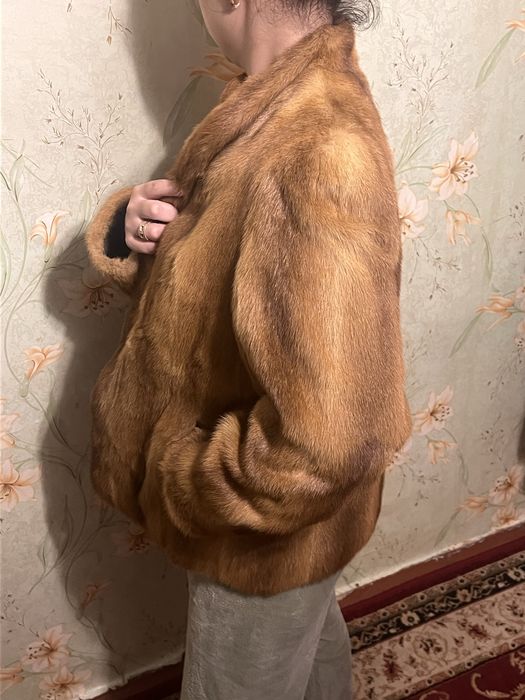 продам натуральную шубу из лисы