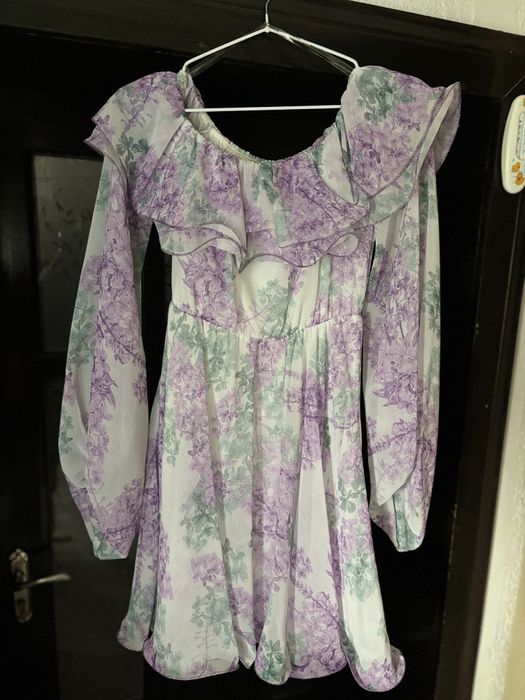 Сукня плаття жіноча .