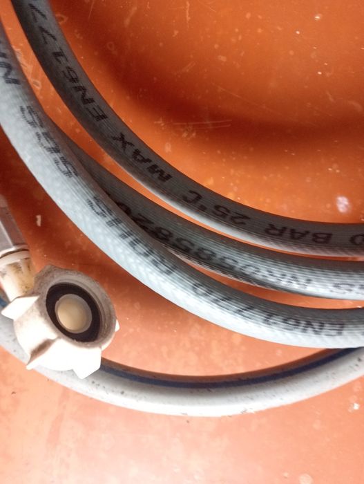 Продам шланг для стир.машинки.