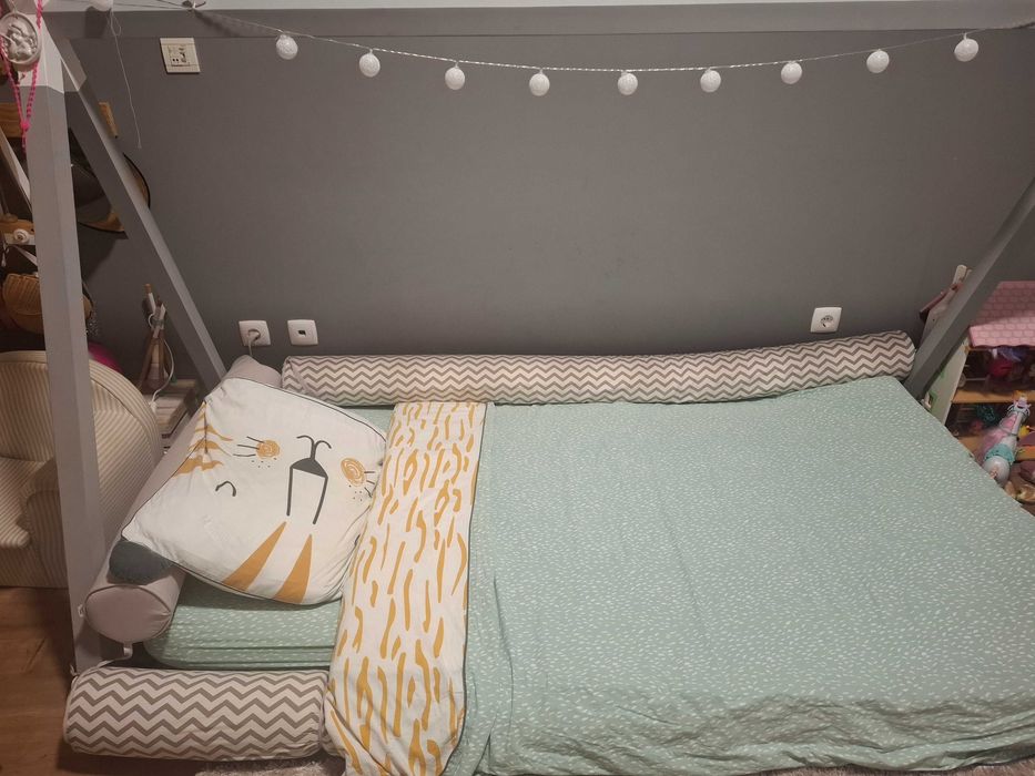 Cama Tipi, com colchao e almofadas e apoio