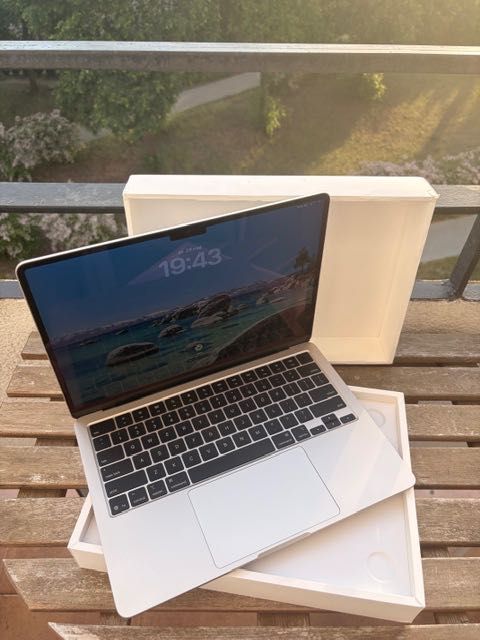 Nowy Apple MacBook Air 13 M4 16GB RAM 256GB