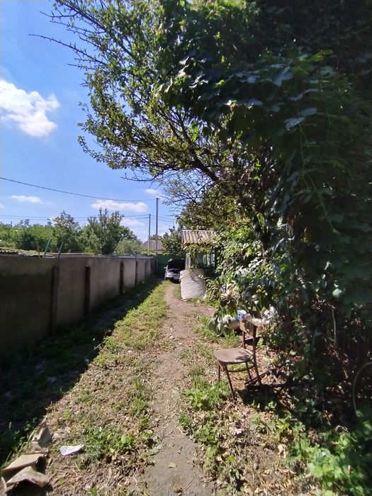 Продам власний будинок.Пів години від метро Лісова .