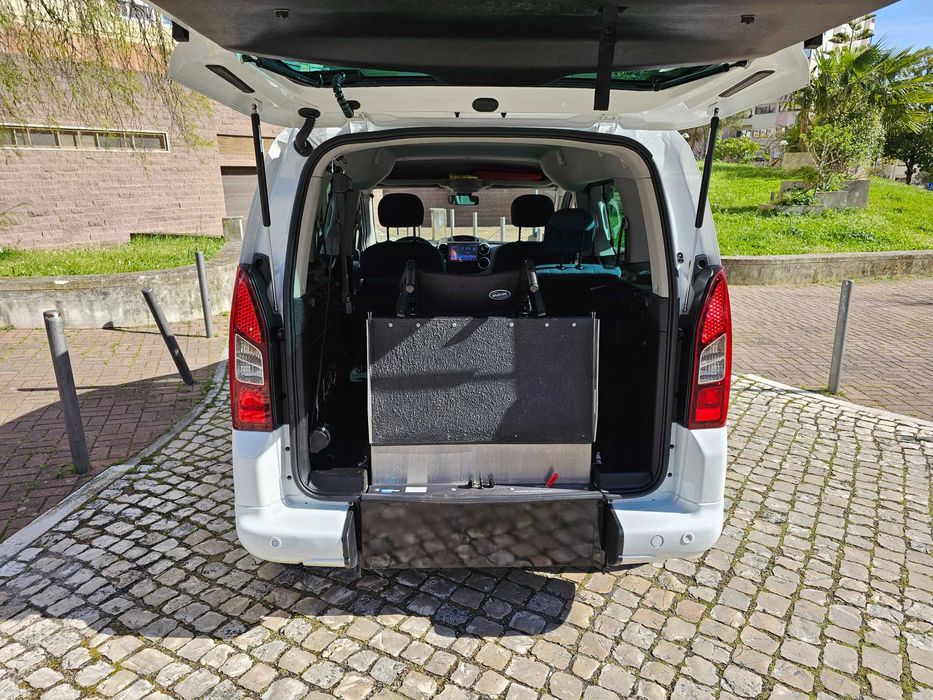 Berlingo 1.6 HDI Com Rampa Para Cadeira Rodas / Mobilidade Reduzida