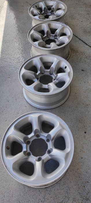 4x Jantes Pajero R15 6x139.7 ET +10 offset Alumínio