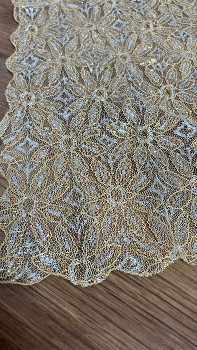 Złota apaszka ażurowa bal kistium karnawał