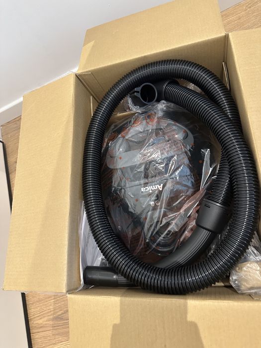 Odkurzacz Amica  VM1021+4 worki