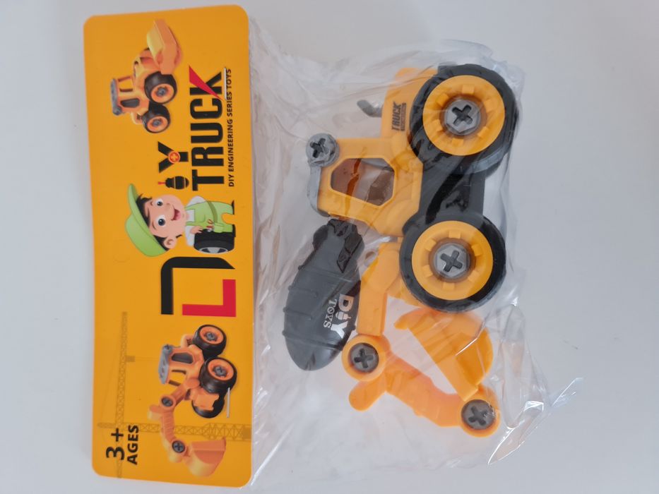 Koparka - zabawka do montażu I demontażu