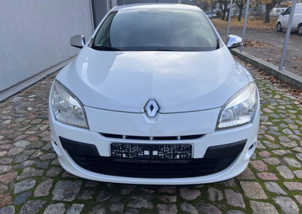 Запчастини меган 3 хетчбек кришка бампер авторозбірка megane 3