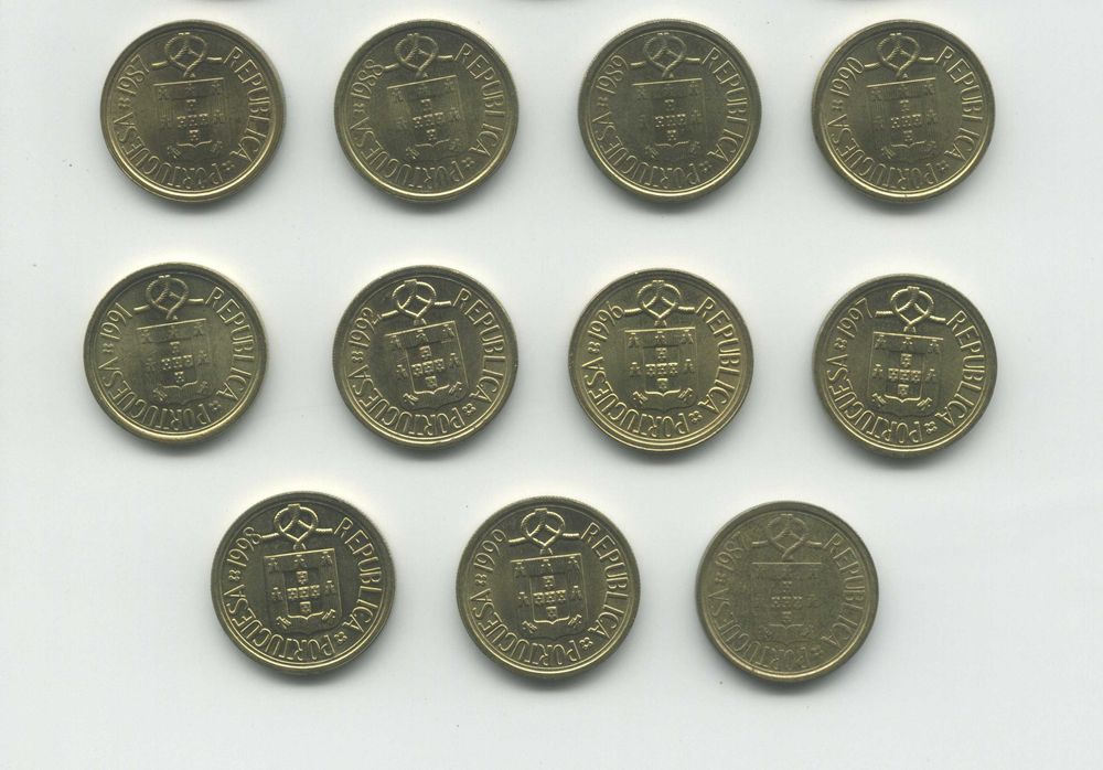 Coleção de 15 moedas de 10 escudos