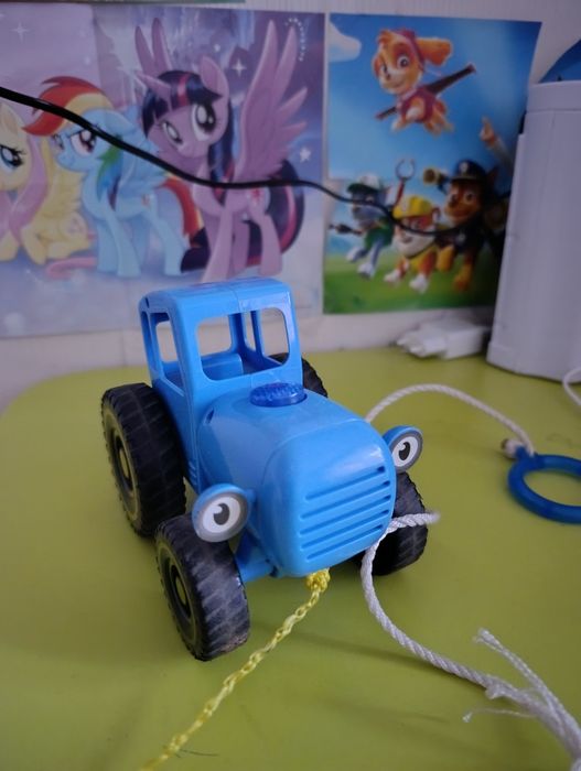 Іграшка музична синій трактор