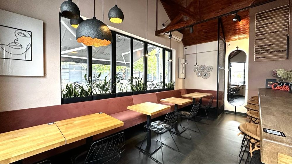 Продаж фасадного приміщення з ремонтом та комплектацією