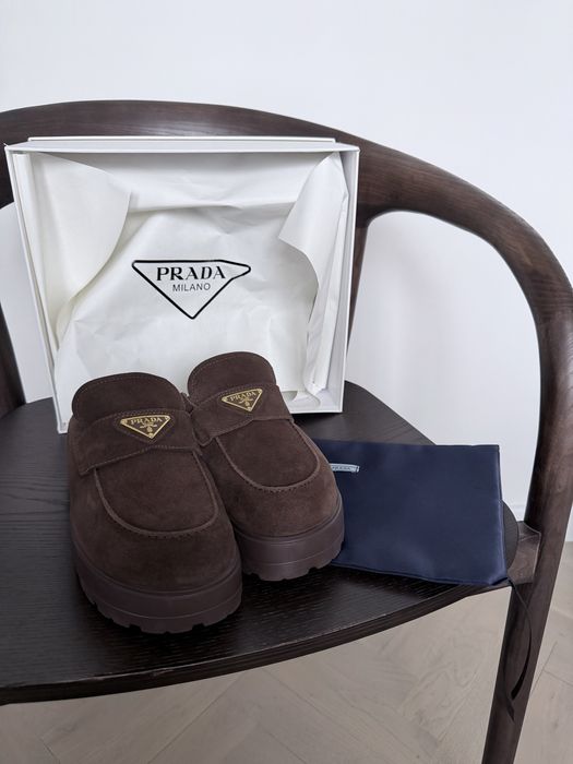 Prada chodaki klapki skórzane Brąz