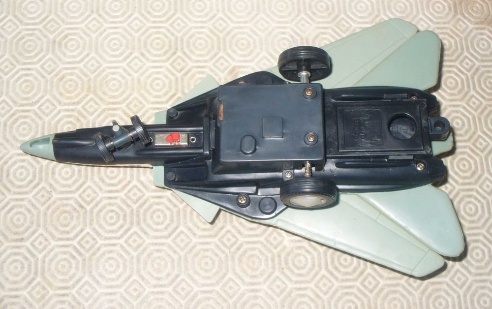 Tomcat (Grumman F14A) - avião funciona a pilhas