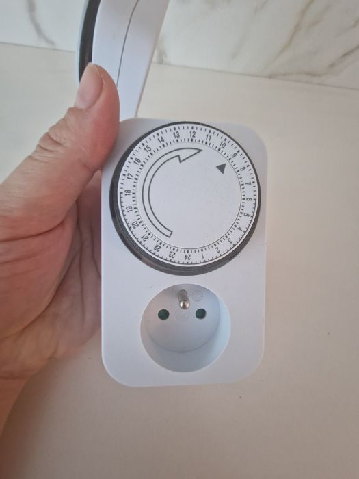 Programator czasowy 24h DPM  model DT01 2 sztuki