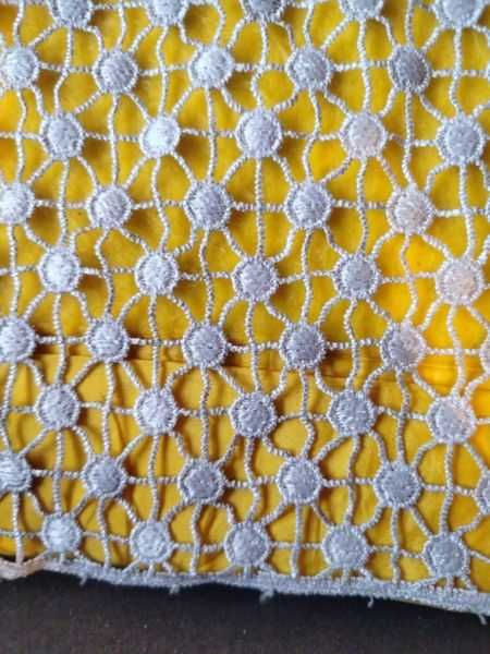 Szara gipiura o szerokości 150 cm