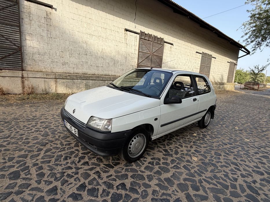 Renault Clio 1.1 RL  65mil kms