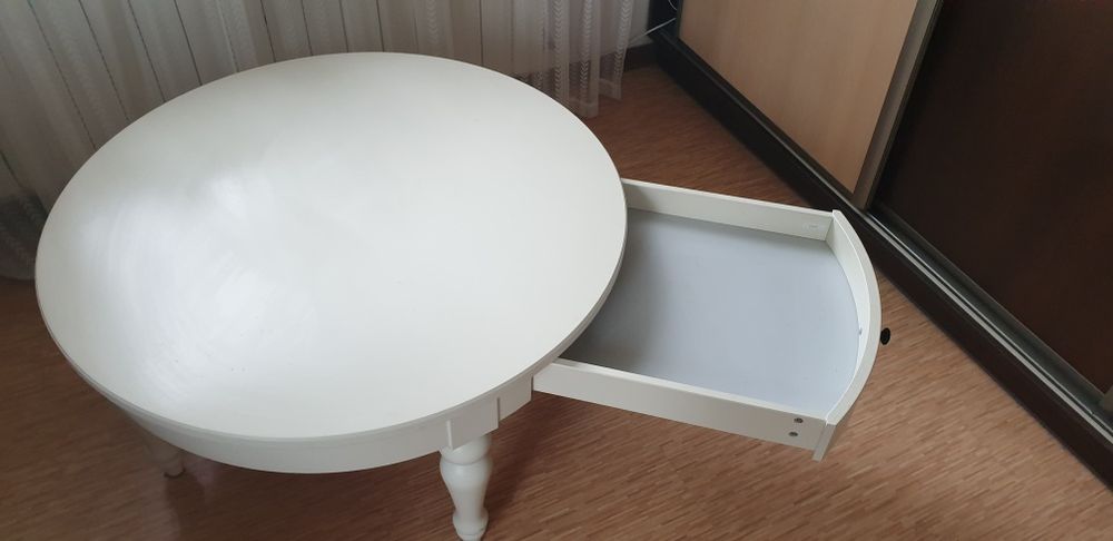 Okrągły stolik biały Ikea