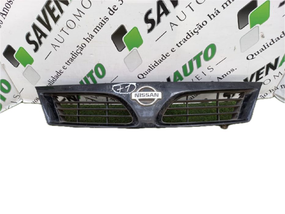 Grelha frente NISSAN Almera I Sedan (N15)