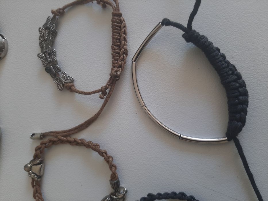 Colares e pulseiras  artesanais  unixesso  ou criança novas