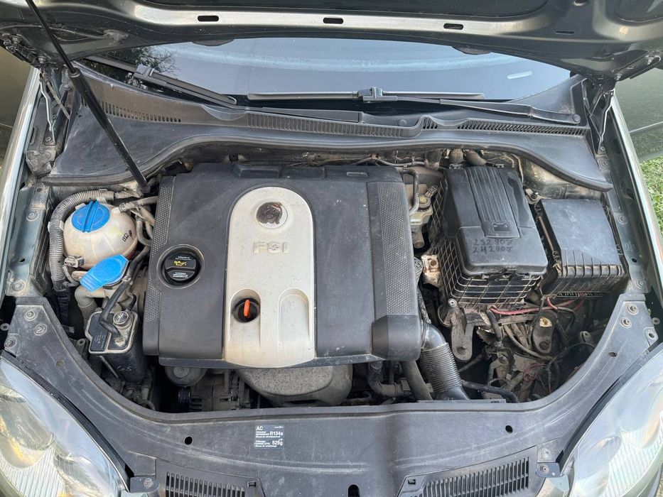 Golf V 2004 року.