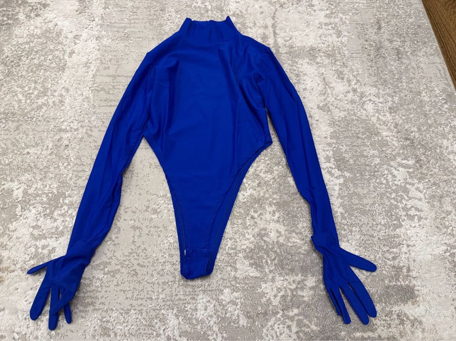 Жіночі кофти та костюм з штанами