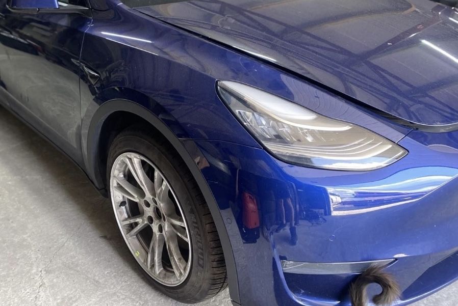 Передній бампер tesla Y