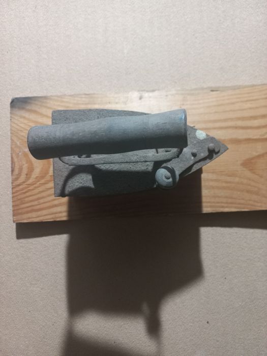 Праска утюг антикварний