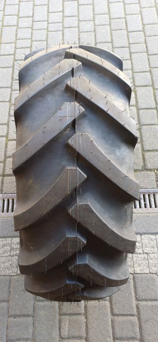 MITAS 325/70R18 MPT , pojedyńcza opona przemysłowa.