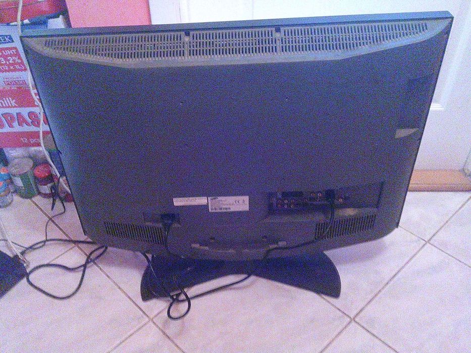 Samsung 32 cale, pilot, HDMI, karton zastępczy.