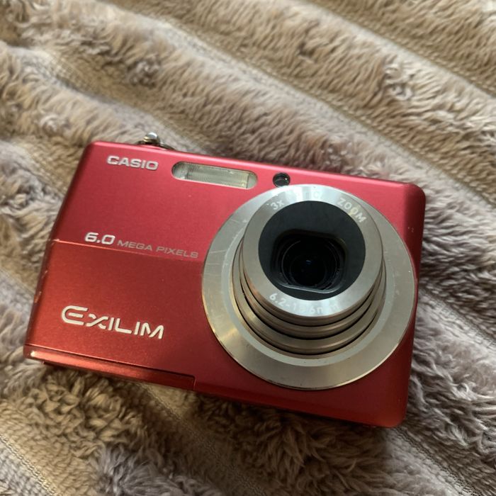 Фотоапарат casio exlim ex-z600