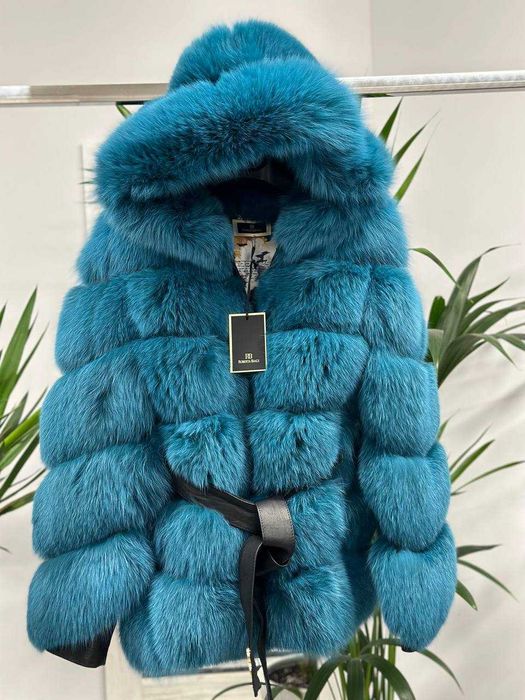 Futro naturalne z lisa Włoskiej marki ROBERTA BIAGI