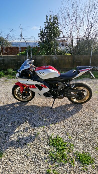 Yamaha r7 "Anniversary gp edition"