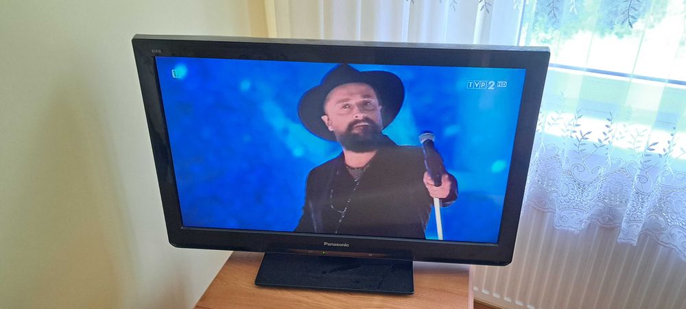 Telewizor Panasonic 32" TX-L32UX3E - oryginalny pilot