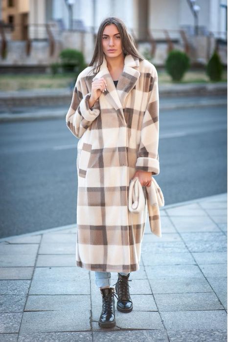 Пальто зимове в клітинку