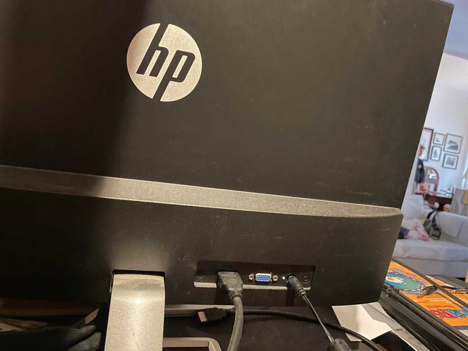 Monitores HP 24" e Samsung 22"