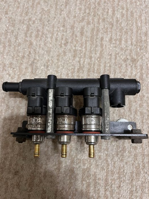 Форсунки  Barracuda з планкою.ГБО . Оригінал