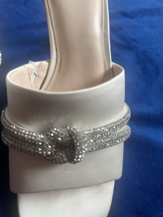 Eleganckie klapki 38