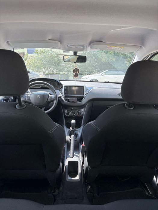 Peugeot 208 — fotografia 4