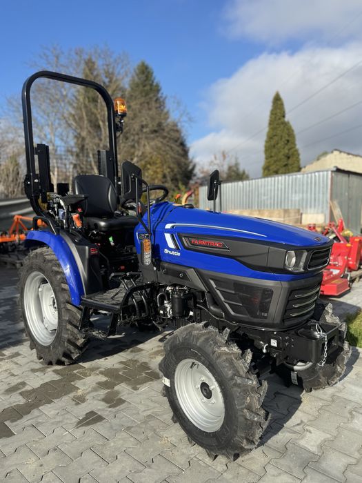 Nowy ciagnik traktor ogrodniczy komunalny FARMTRAC 26 PRO 4WD | Raty |