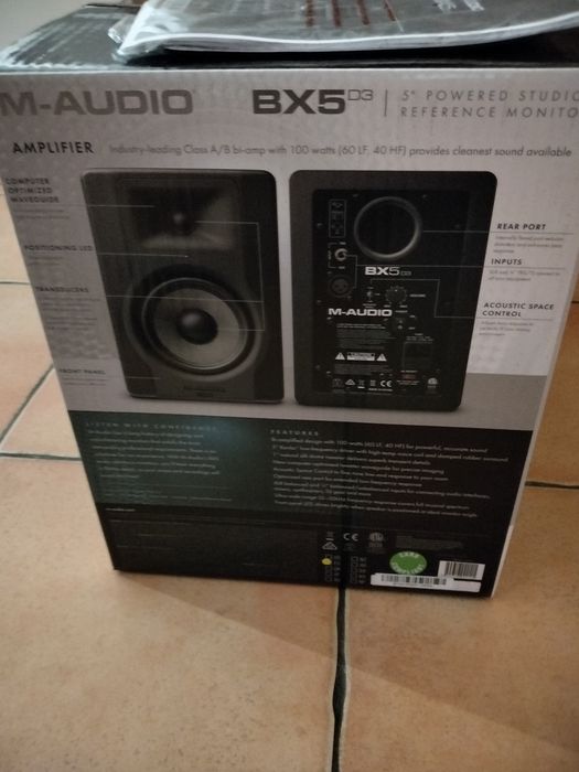 Par de colunas M-Audio BX5 D3 Monitor de Estúdio 100W 5"+ tripés