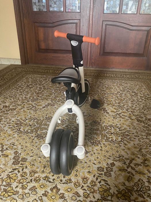 Triciclo e Bicicleta de equilíbrio Multifuncional KinderKraft branca