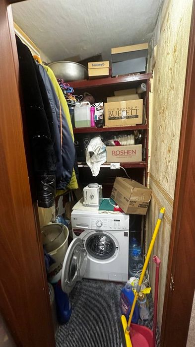 ПРОДАЖ 2-кімн затишної квартири з меблями і технікою, 1/5 поверх, + облаштований підвал, Кременчук,  вул. Героїв УПА, 18