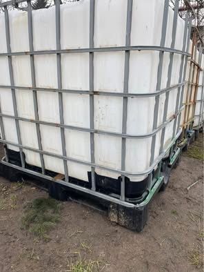 Zbiornik mauzer 1000l na palecie pcv