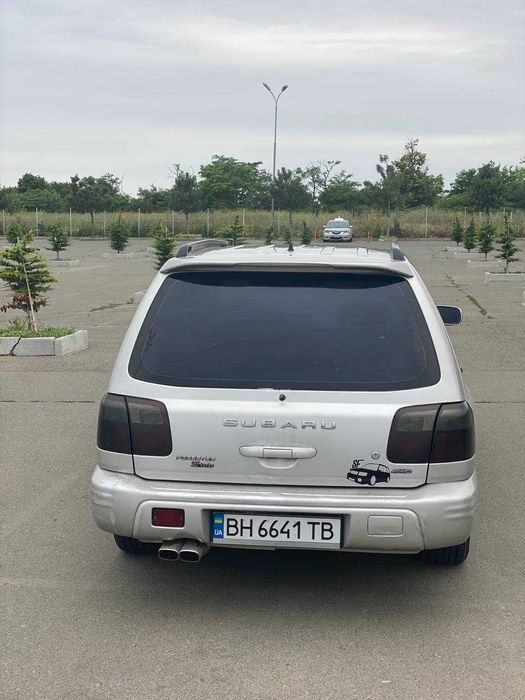 Субару фористер 2 літра турбо