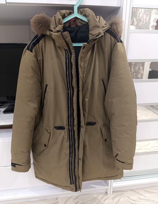 Продам зимову чоловічу куртку