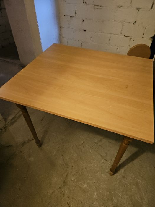 Sprzedam stół 80x90 rozkładany