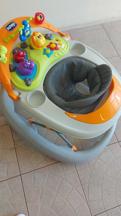 Voador chicco como novo